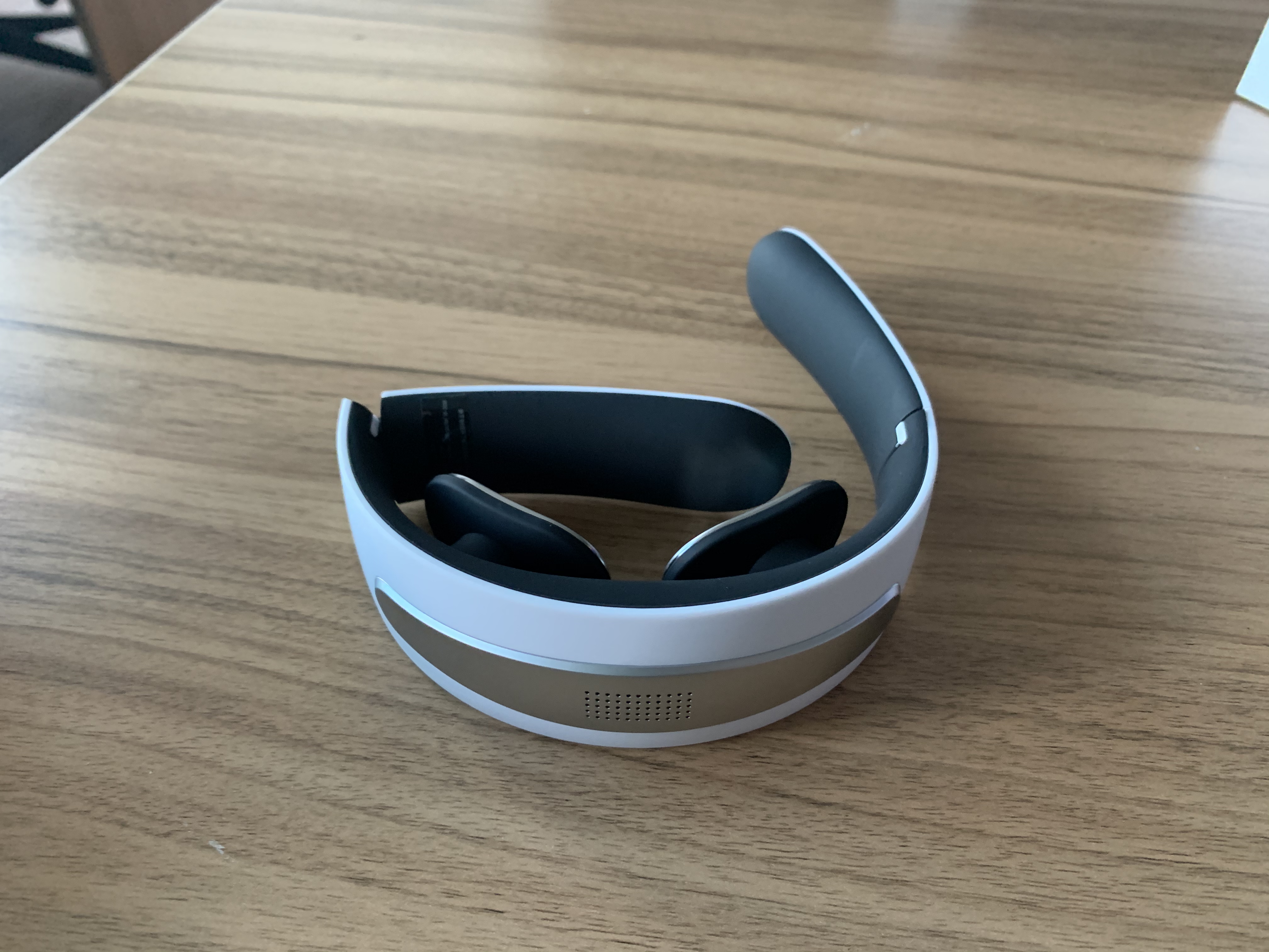 F5 neck massager sample showing the inner neck-contact surfaces