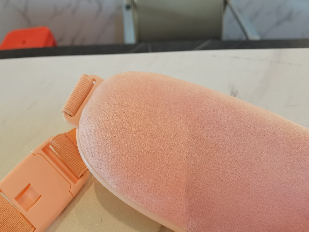 N1 sample contact side and belt fastening area